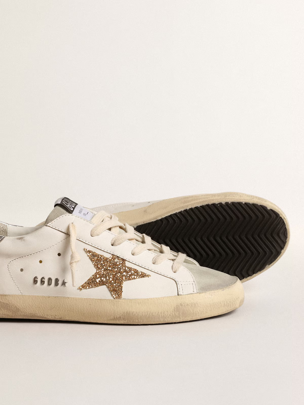 GGDB - Super-Star avec étoile à paillettes dorées et empiècements en daim gris froid