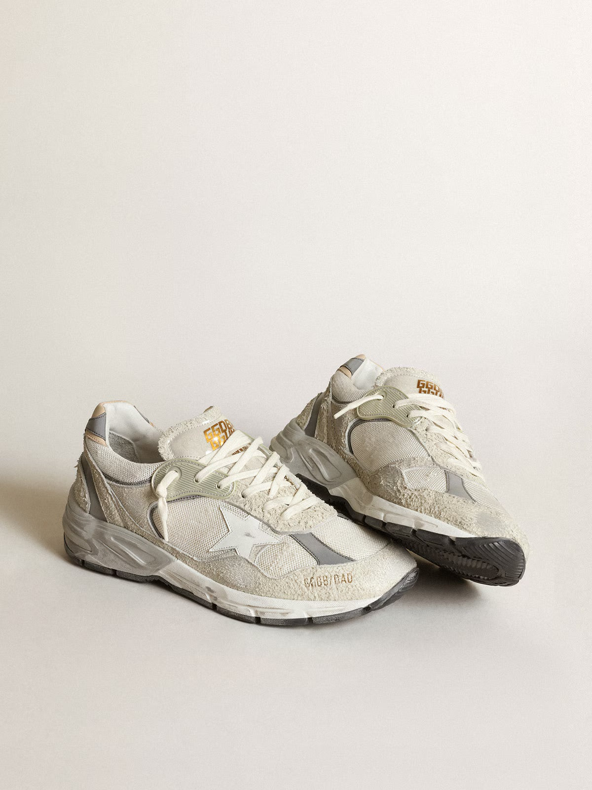 GGDB - Dad-Star homme en daim blanc et gris avec étoile en cuir blanc